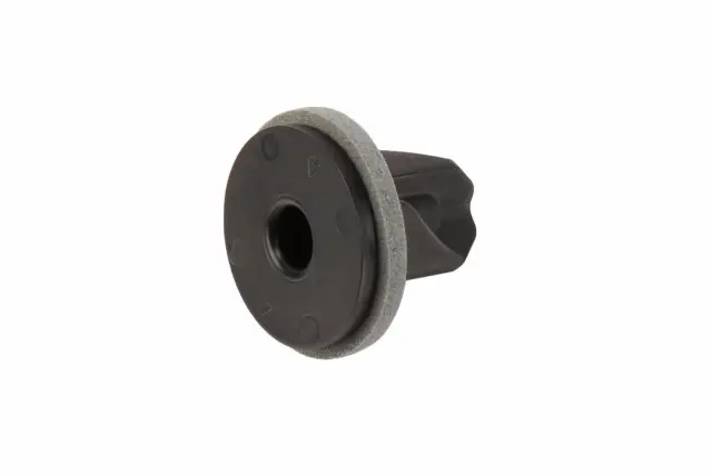 Tail Lamp Retainer - GM (11561987)