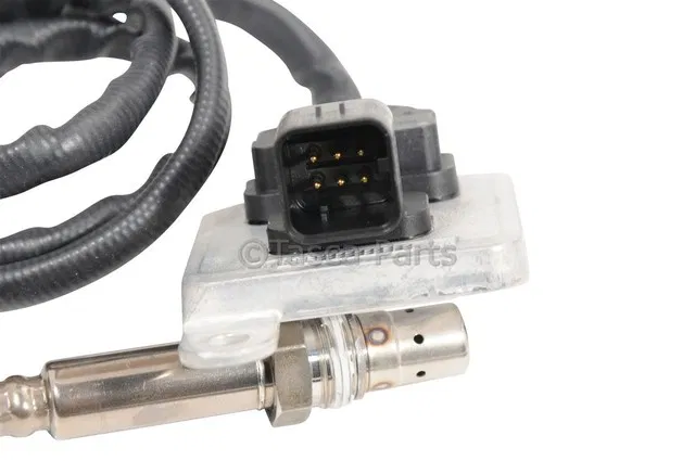 Nitrogen Oxide Sensor with Clips - GM (19302360)