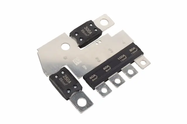 Front Compartment Fuse Block Fuse - GM (20815889)