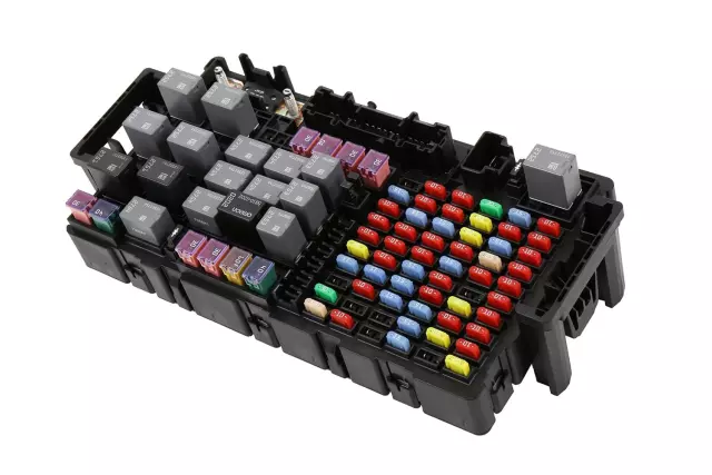 Fuse & Relay Box - GM (25796965)