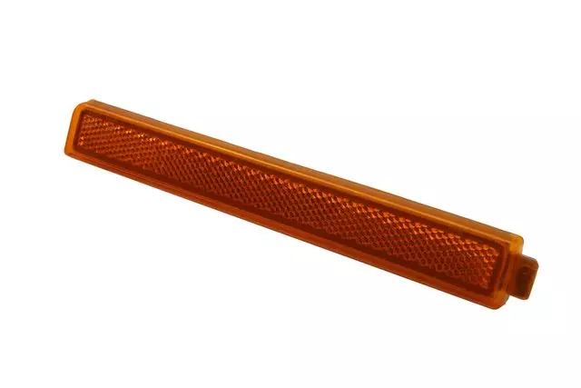 Rear Driver Side Outer Reflector - GM (25883457)