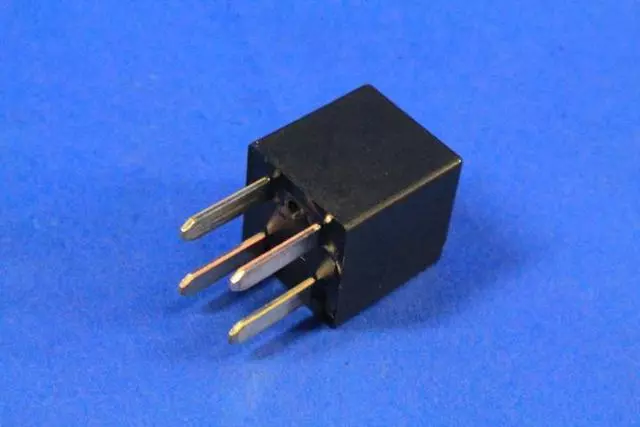 Mini Relay - Mopar (68207357AA)