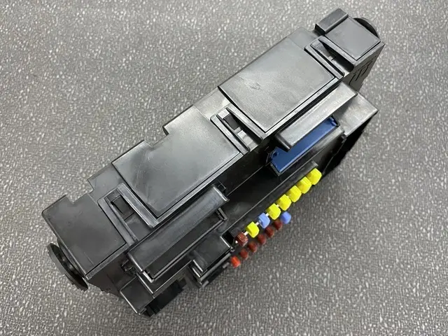 Body Controller Module - Mopar (68432817aa)