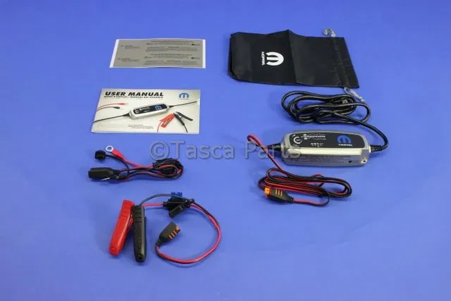 Battery Charger - Mopar (82213378AB)