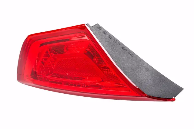 Driver Side Tail Lamp - GM (84043113)