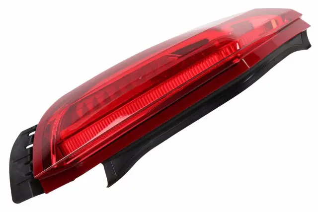 Driver Side Tail Lamp - GM (84136219)