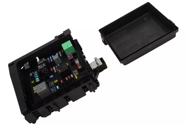 Engine Wiring Harness Junction Block - GM (84949768)