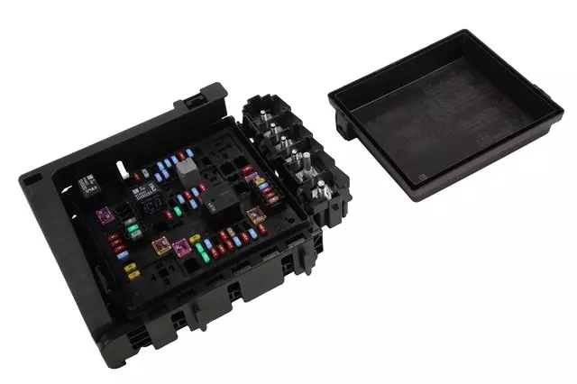Fuse & Relay Box - GM (86806140)