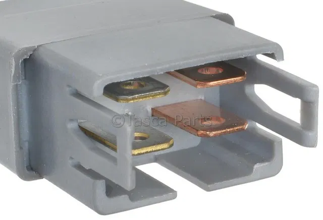 Relay - GM (89057621)